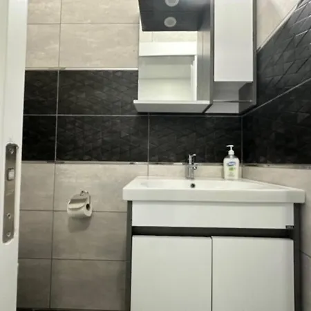 Suncity 23, Spacious 2-bedroom, 1 -bathroom Luxury By Myguest Cyprus
